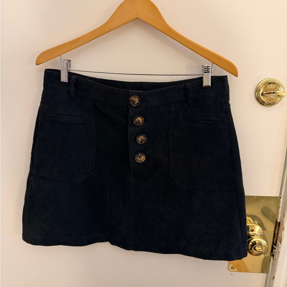 Chic Button-Front Mini Skirt in Navy